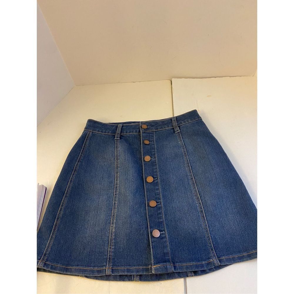 Love Fire denim jean skirt size 3 rn#44480 Small Buttons